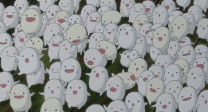 kadr z anime. grupa postaci - białych, podobnych do duszków.