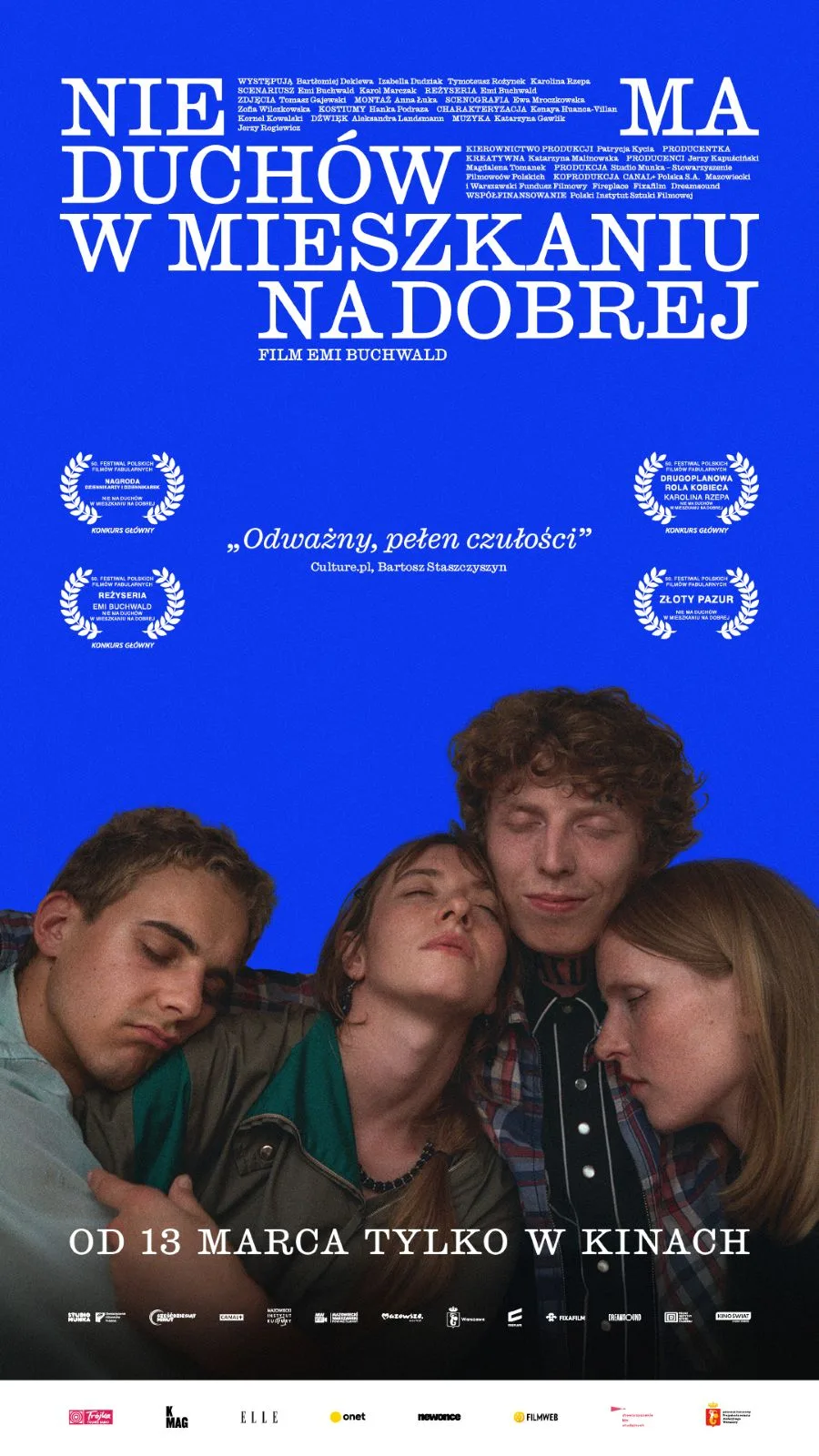 plakat. na niebieskim te 4 osoby oparte o siebie sennie. dwóch chłopaków i dwie dziewczyny, wszyscy z zamkniętymi oczyma.