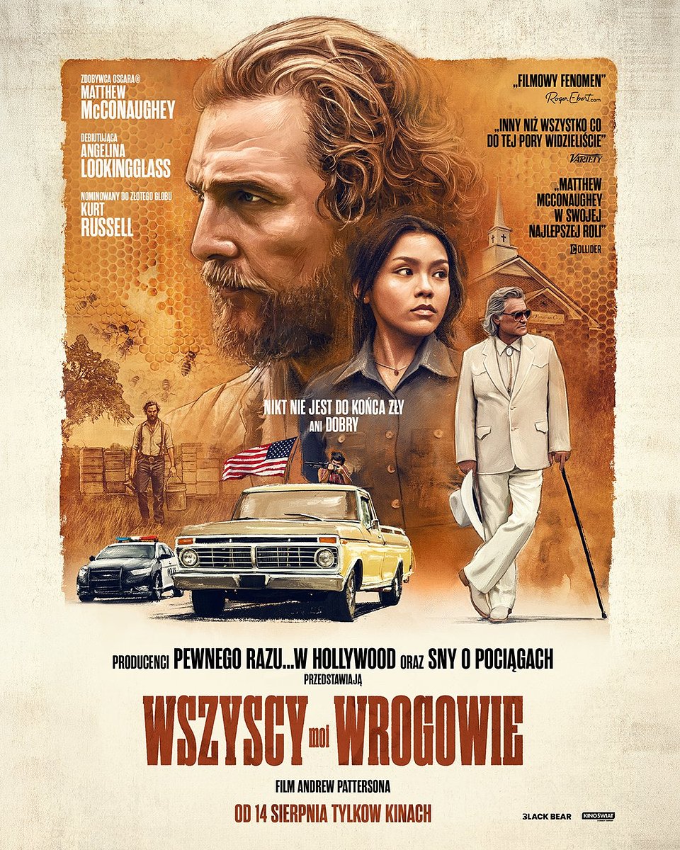 Plakat filmu „Wszyscy moi wrogowie”. W centrum dominuje duży profil brodatego mężczyzny z długimi włosami, spoglądającego w lewo. Na pierwszym planie stoją młoda kobieta w szarej koszuli oraz elegancko ubrany starszy mężczyzna w białym garniturze, z laską i kapeluszem w dłoni. U dołu widoczne są żółty klasyczny pickup z amerykańską flagą, radiowóz policyjny oraz postać mężczyzny idącego polną drogą. W tle znajduje się kościół, drzewa i motyw plastra miodu utrzymany w ciepłych, brązowo-złotych barwach. Na plakacie umieszczono nazwiska aktorów, cytaty z recenzji, slogan „Nikt nie jest do końca zły ani dobry” oraz tytuł filmu „Wszyscy moi wrogowie”. Na dole znajduje się informacja o premierze kinowej: „Od 14 sierpnia tylko w kinach”.